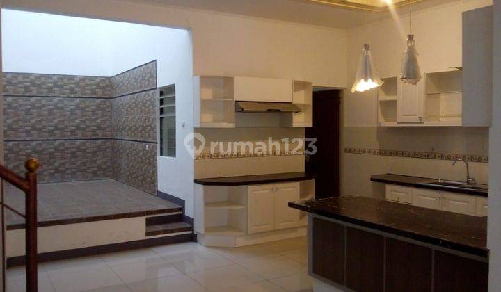 DIJUAL RUMAH BARU 2LANTAI MINIMALIS BAGUS DI BATUNUNGGAL 1