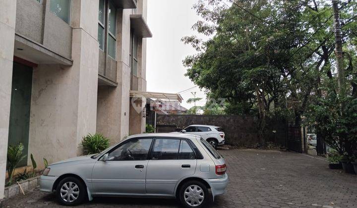 Dijual Gedung Bagus 3 Lantai SHM di Supratman, Bandung 2