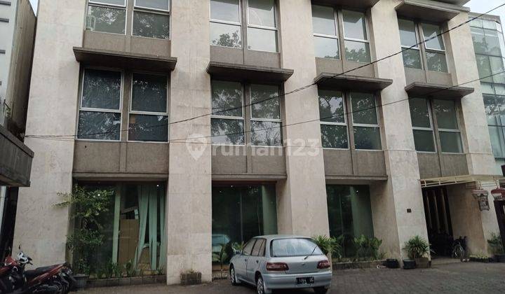 Dijual Gedung Bagus 3 Lantai SHM di Supratman, Bandung 1