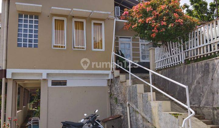 Dijual Rumah Villa 2 Lantai SHM di Sindanglaya, Bandung 1