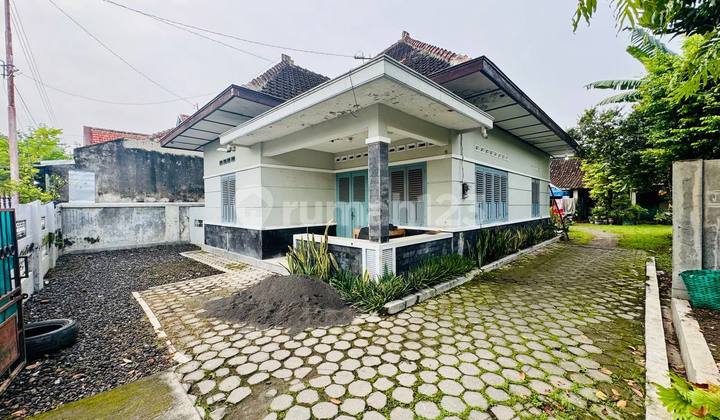 Rumah Jadu Startegis Halaman Luas Tengah Kota Solo 2