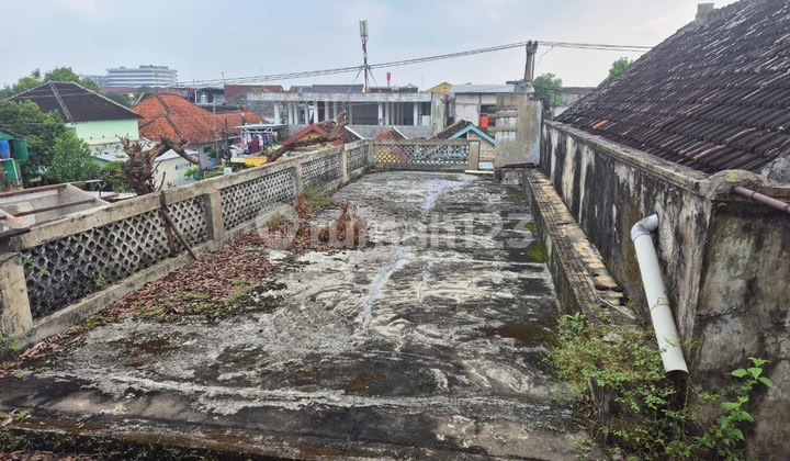 Rumah Classic Dekat Jalan Raya Strategis Cocok Untuk Usaha 2