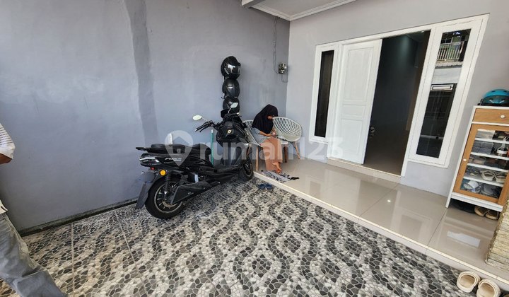 Minimalist Modern Renovated Strategic Home Ready to Occupy Minimalist Modern Renovated Strategic Home Ready to Occupy