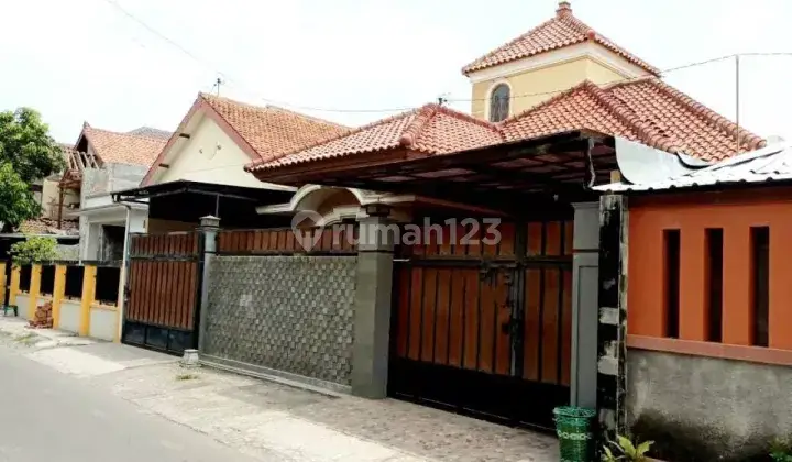 Rumah Second Bagus Dan Terawat Di SUMBER BANJARSARI, SOLO 1