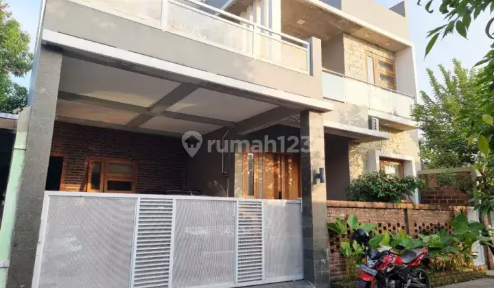 Rumah Mewah 2.5 Lt Dekat Ihs Dan D Tjolomadoe 1