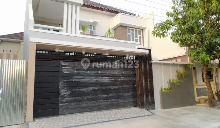 Rumah Mewah 2 Lt Strategis Ready Akses Jalan Lebar Dekat Jl Raya 1