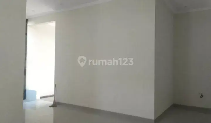 Rumah Mewah Dekat Tol Dan Stadion Manahan