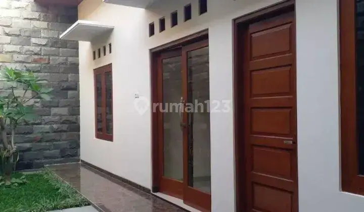 Rumah Mewah Dekat Tol Dan Stadion Manahan