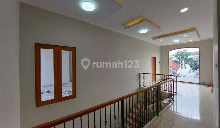 Town House 2lt Luxury Tengah Kota Surakarta
