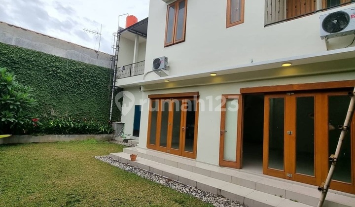 Town House 2lt Luxury Tengah Kota Surakarta