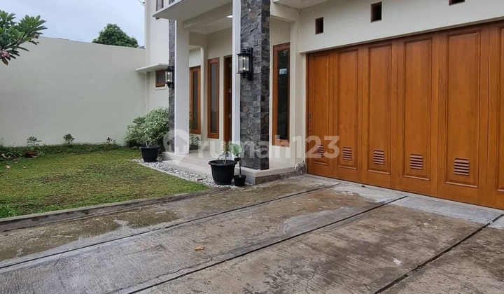 Town House 2lt Luxury Tengah Kota Surakarta