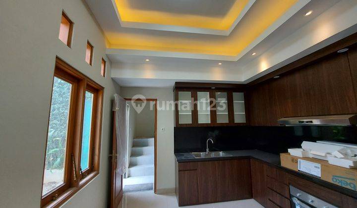 Town House 2lt Luxury Tengah Kota Surakarta