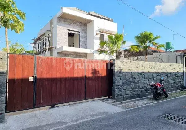 Villa Mewah 2 Lt Include Furnish Plus Kolam Renang
