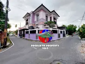 Rumah Mewah 2 Lantai Tengah Kota Surakarta