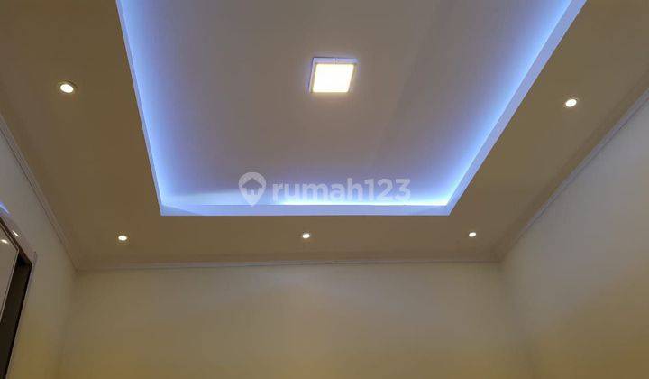 Kost Exclusive Strategis Dekat Kampus UNS ISI 12