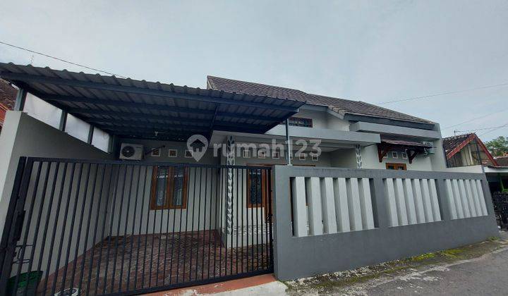 Rumah Cantik Strategis Kota Solo Dekat Stadion Dan Gerbang Tol