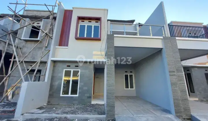 Perumahan Rumah 2 Lt Pesan Bangun Alses Jalan Lebar 10.5m 2