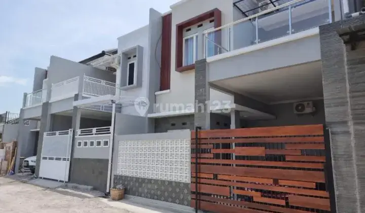 Perumahan Rumah 2 Lt Pesan Bangun Alses Jalan Lebar 10.5m 1