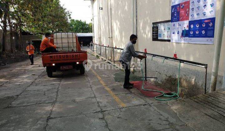 Perusahan Pabrik Aktif Kawasan Industri Dekat Jl. Raya 15