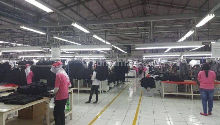 Perusahan Pabrik Aktif Kawasan Industri Dekat Jl. Raya 17