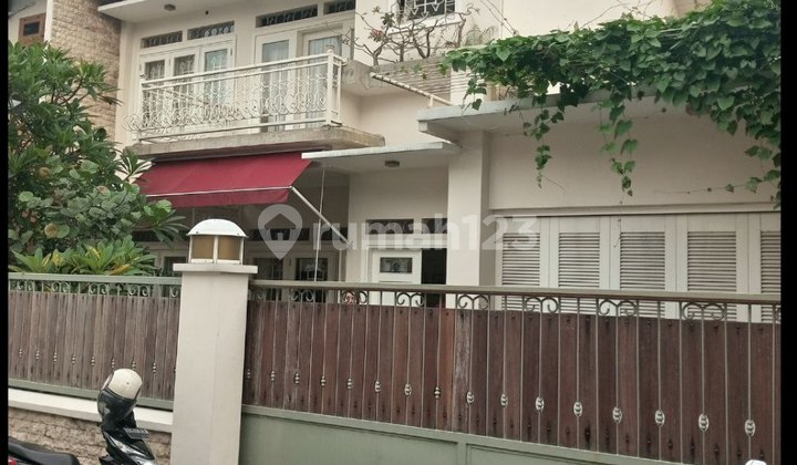 Kontrakan Rumah Cantik 2Lt Strategis Pusat Kota  Furnished 2