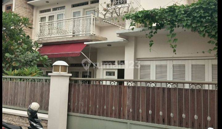 Kontrakan Rumah Cantik 2Lt Strategis Pusat Kota  Furnished 3