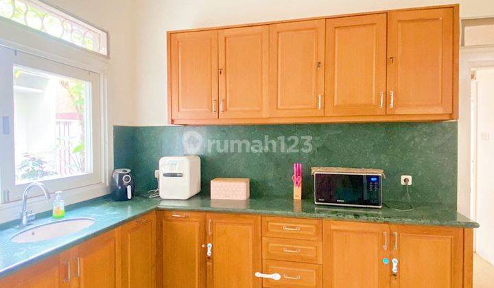 Kontrakan Rumah Cantik 2Lt Strategis Pusat Kota  Furnished 7
