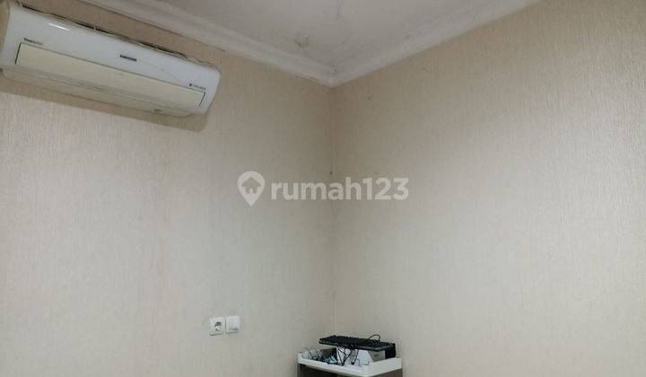 Rumah Strategis Hitung Tanah Dekat UNISRI 4