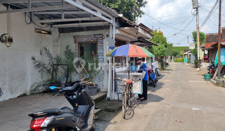 Rumah Strategis Hitung Tanah Dekat UNISRI 11