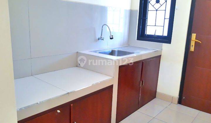 Kontrakan Rumah Bagus Tengah Kota Dekat Jalan Raya 10