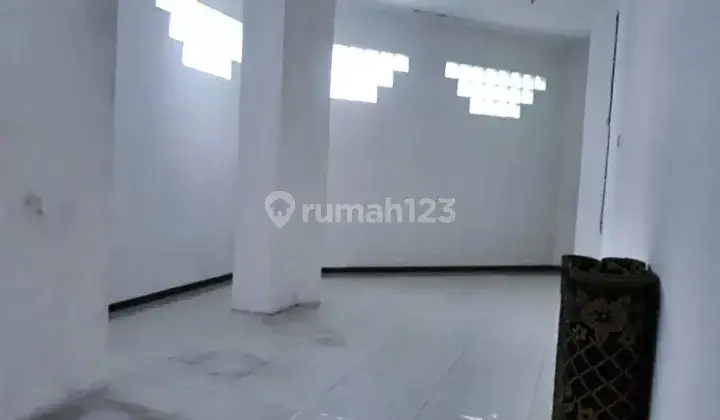 Ruko 3 Lt Strategis Tengah Kota Surakarta 4