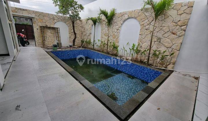 Villa Mewah 2 Lt Include Furnish Plus Kolam Renang