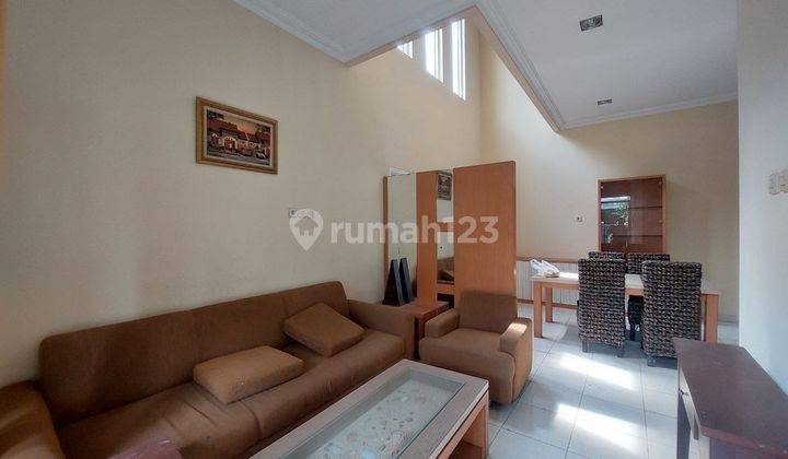 Kontrakan Rumah Cantik 2Lt Semi Furnished Cluster  10