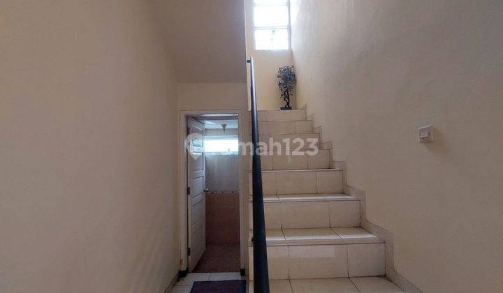 Kontrakan Rumah Cantik 2Lt Semi Furnished Cluster  15