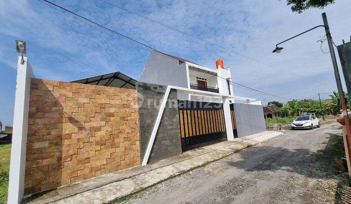 Rumah Mewah 2Lt Halaman Luas Dekat Kuliner Dan Kampus 1