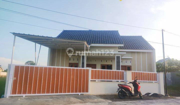 Rumah Modern Minimalis Baru On Progres Dekat Jl.Raya 1