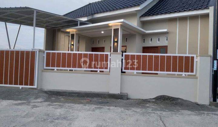 Rumah Modern Minimalis Baru On Progres Dekat Jl.Raya 9