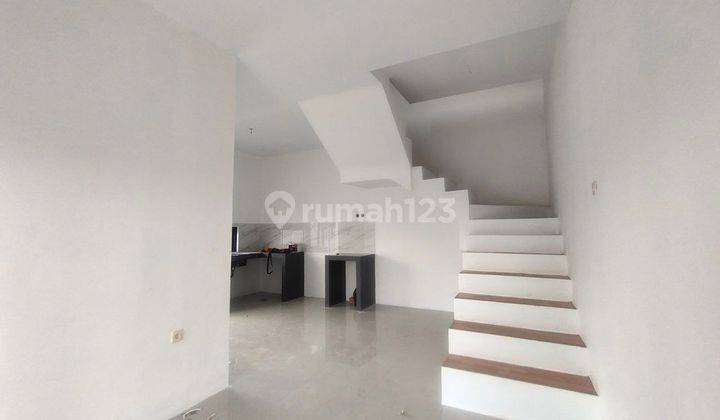 Rumah Baru 2Lt Pesan Bangun Dekat Pusat Bisnis Karanganyar 9
