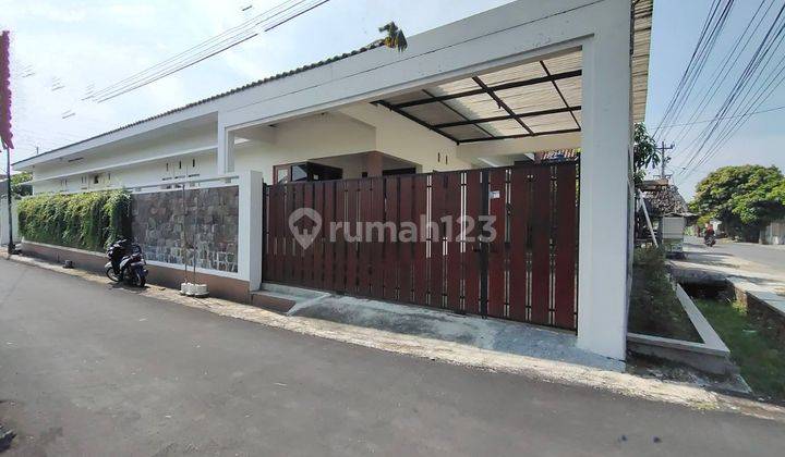 Rumah Mewah Strategis Sekat Jalan Raya Adi Sumarmo 2