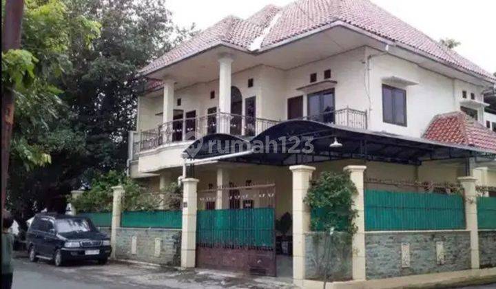 Rumah Mewah 2Lt Luas Dekat Lotte Grosir  2