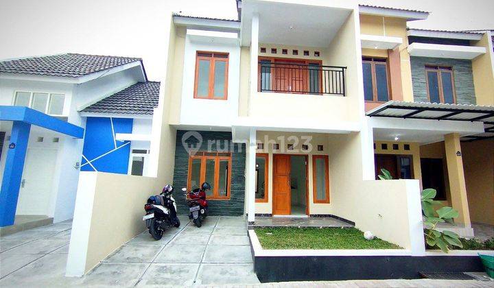 Rumah Baru Cluster 2Lt One Gate Dekat Ke UNS  2