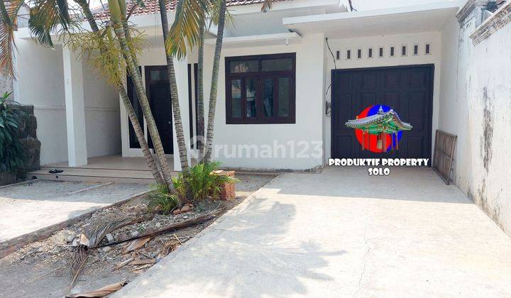 Rumah Bangunan Kokoh Akses Jalan Lebar Favorit 2