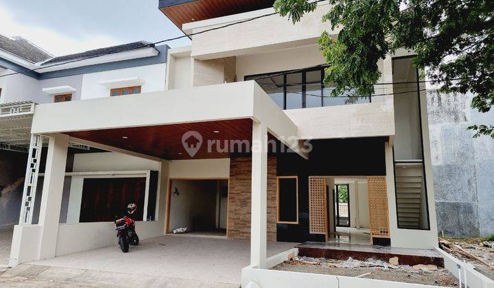 Rumah Mewah 2Lt Cluster One Gate Bonus Kolam Renang 1