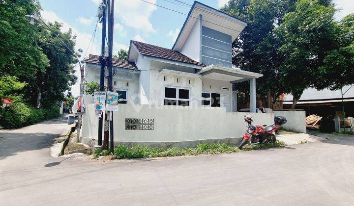 Rumah Cantik Hook Area Gedongan Colomadu 1