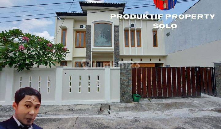 Town House 2lt Luxury Tengah Kota Surakarta 1