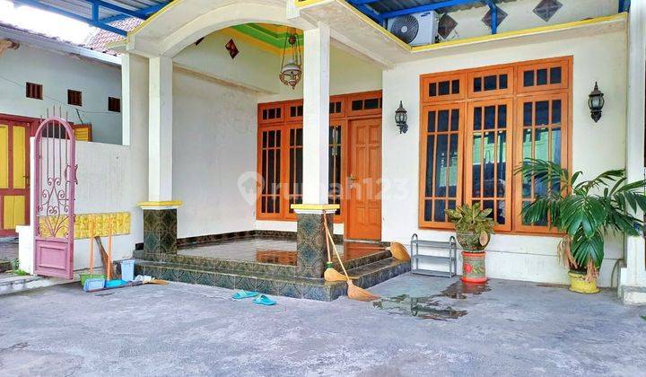 Kontrakan Rumah Bagus Semi Furnished Dekat Kampus UMS 1