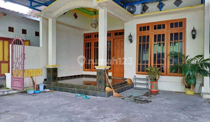 Kontrakan Rumah Bagus Semi Furnished Dekat Kampus UMS 2