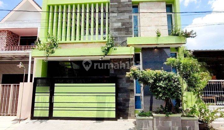 Kontrakan Rumah 2Lt Design Minimalis Terawat 1