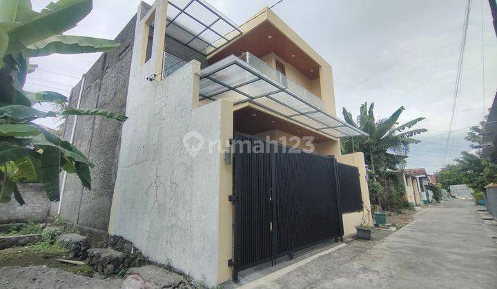 Rumah Cantik 2Lt Terawat Dekat Jl Raya Dan Kampus UIN 2