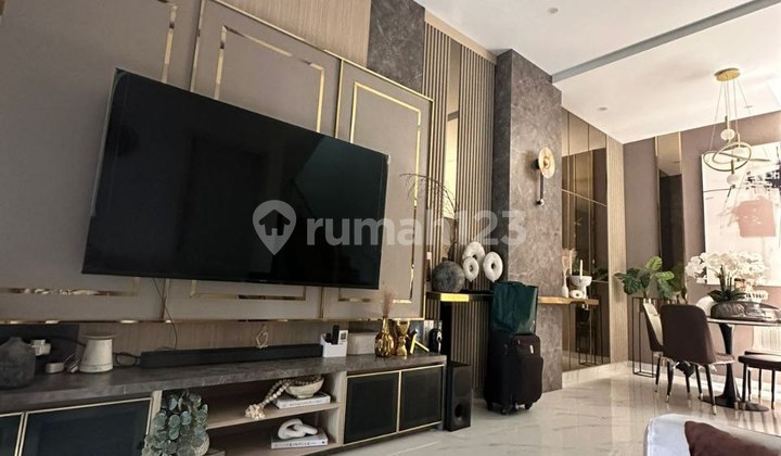Rumah Cantik 2Lt Cluster Full Furnished Akses Jalan Lebar 2